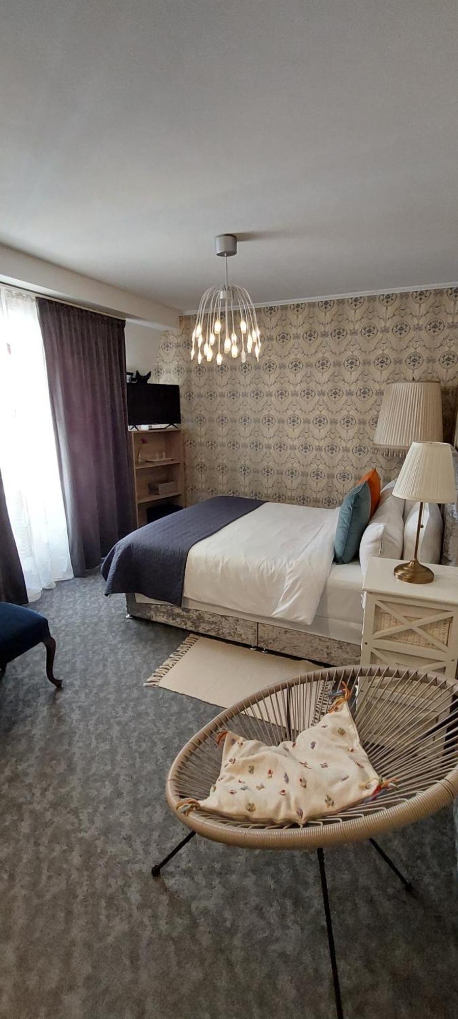 Harmony House Hotel Targu Jiu Exterior photo